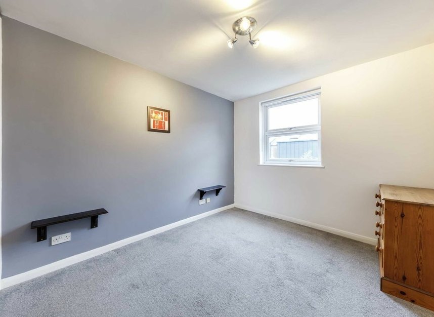 Properties for sale in Kingston Road - SW19 1JN view3