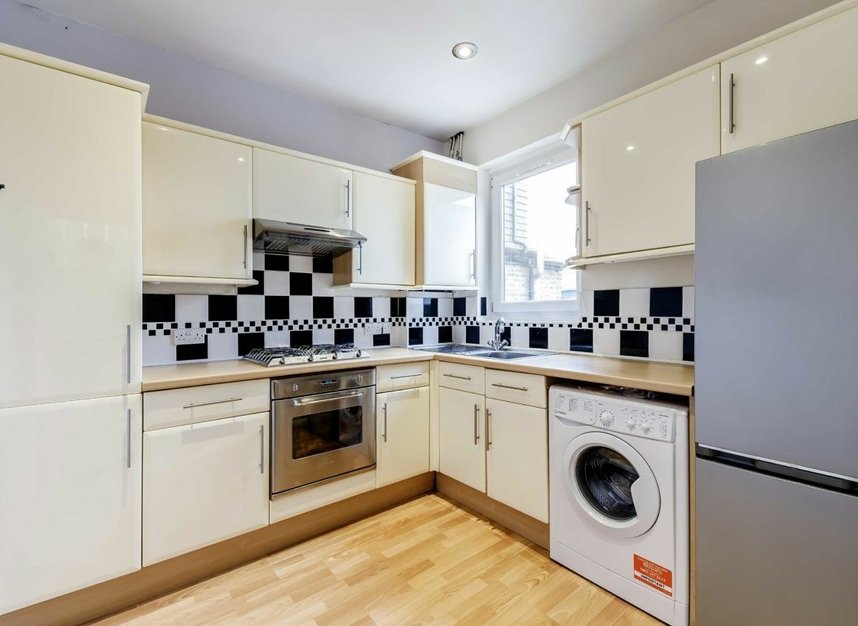 Properties for sale in Kingston Road - SW19 1JN view5