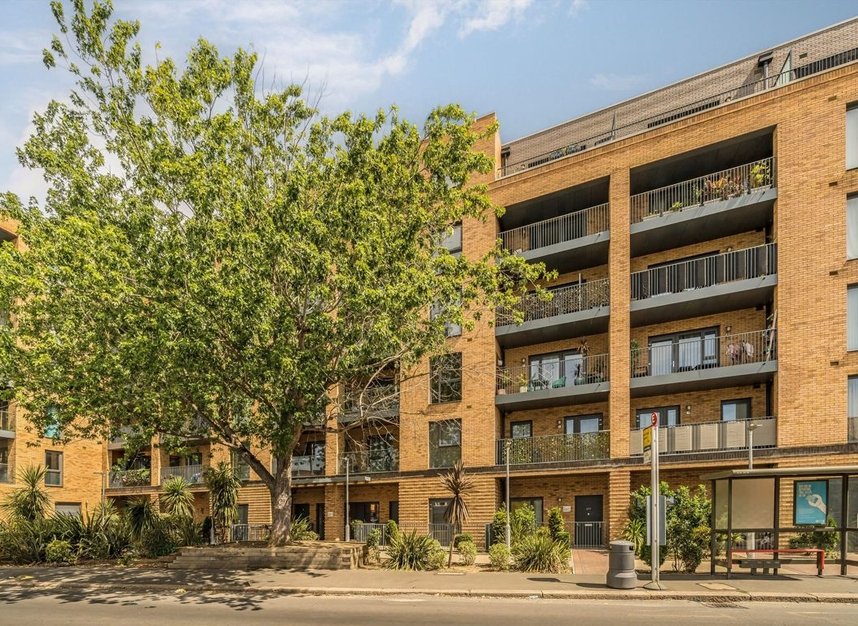 Properties for sale in Kingston Road - KT3 3FP view1