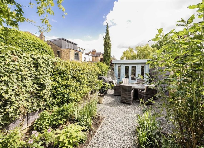 Flat for sale in Kingston Road, Teddington, TW11 (Ref 226224) Dexters