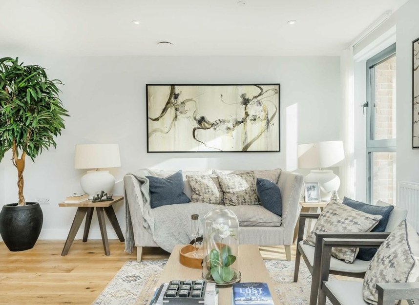 Properties for sale in Kingston Road - SW20 8JX view2