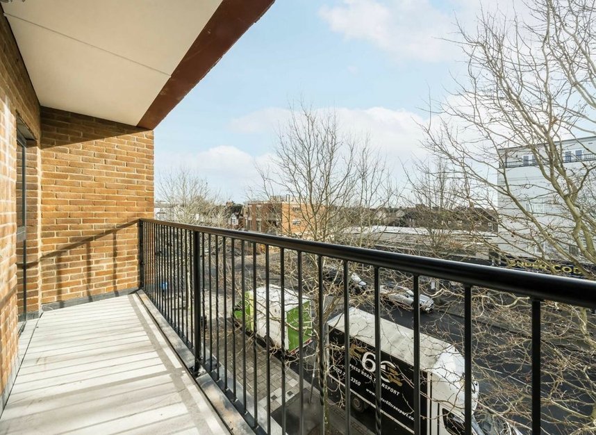 Properties for sale in Kingston Road - SW20 8JX view9