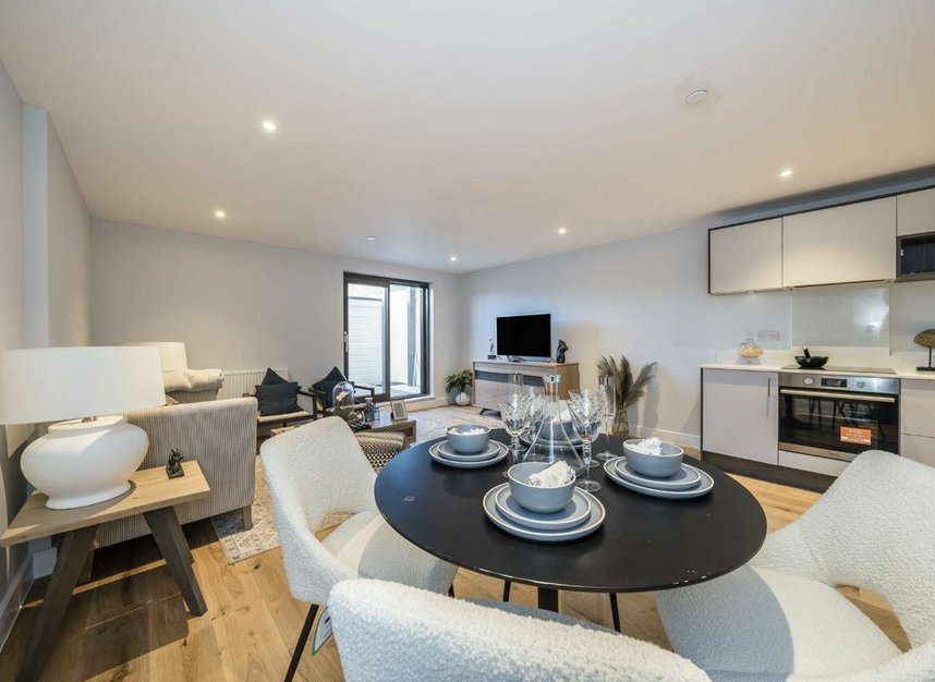 Properties for sale in Kingston Road - SW20 8JX view6
