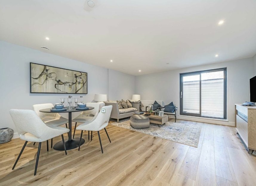 Properties for sale in Kingston Road - SW20 8JX view2