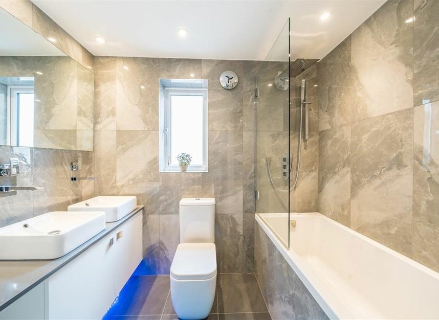 Properties sold in Kingswood Road - SW2 4JF view10