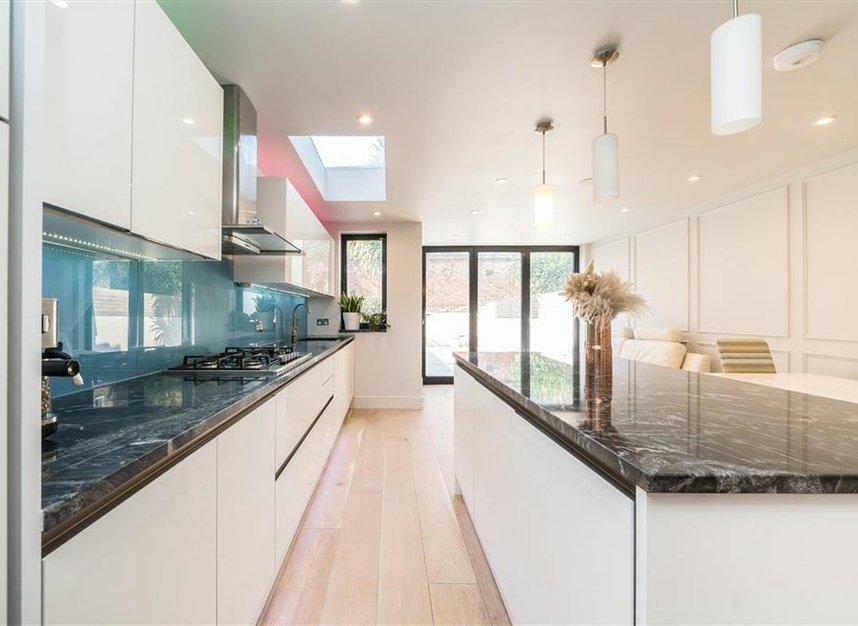 Properties sold in Kingswood Road - SW2 4JF view4