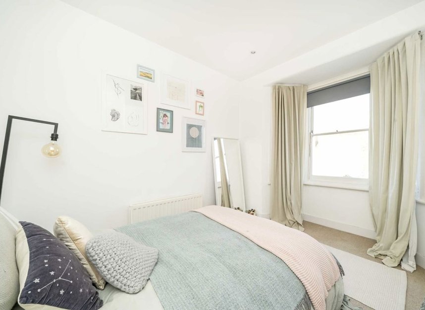 Properties for sale in Kingswood Road - W4 5ET view4