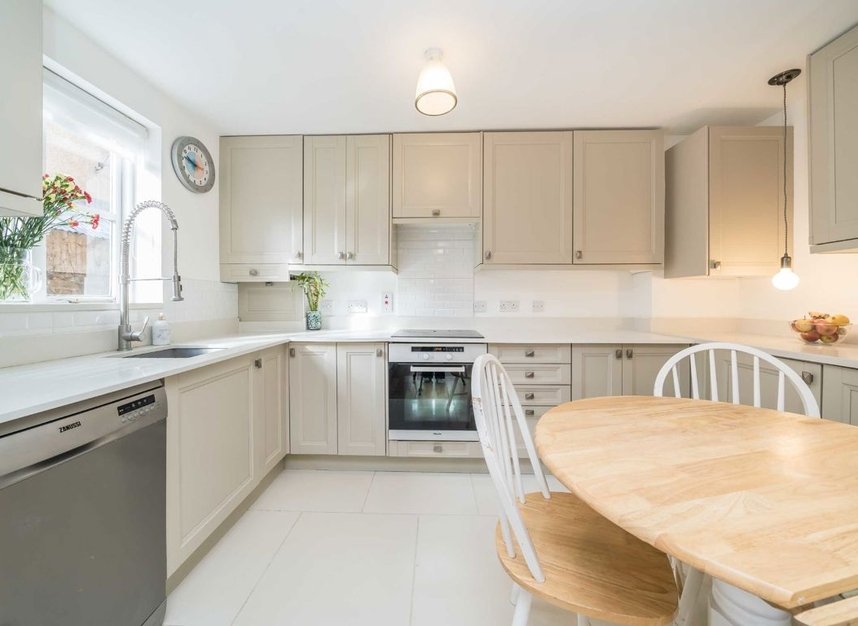 Properties for sale in Kingsworthy Close - KT1 3ER view3