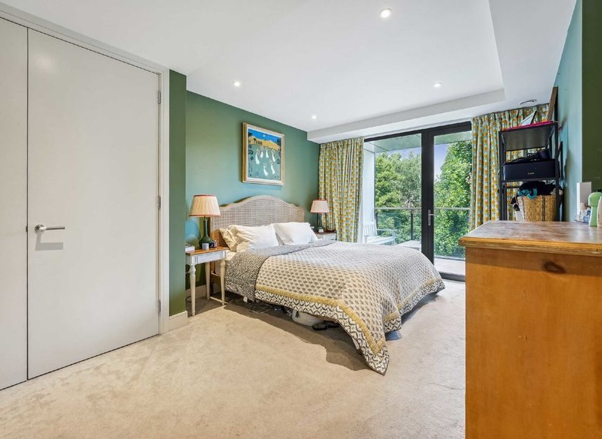 Flat for sale in Knaresborough Drive, London, SW18 (Ref 217203) Dexters