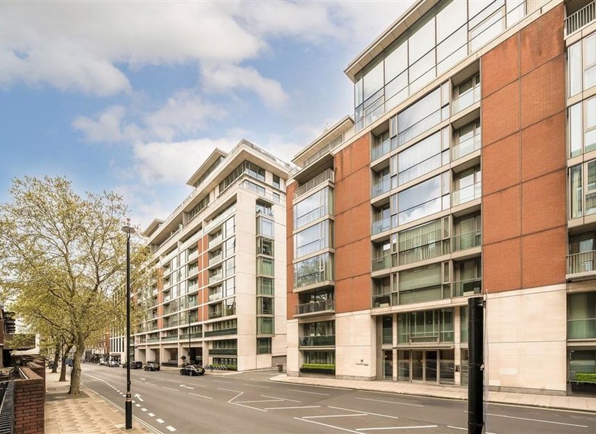 Knightsbridge, London, SW7