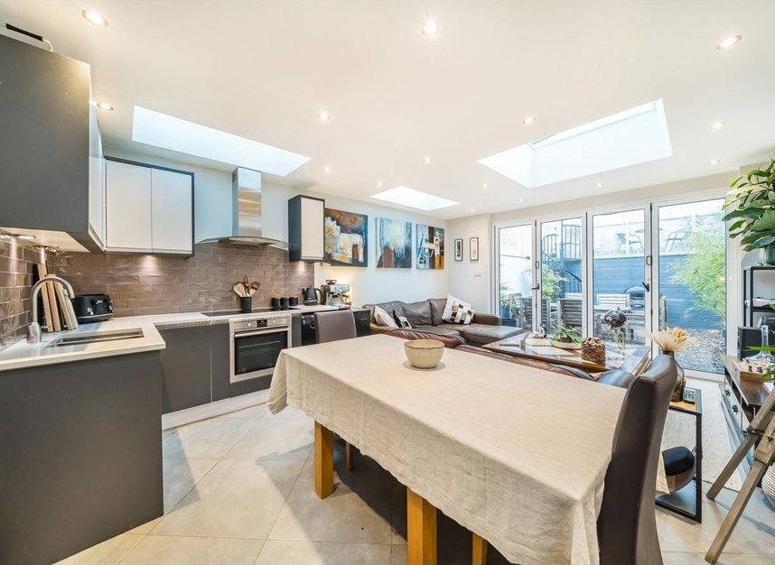 Properties for sale in Knollys Road - SW16 2JX view8