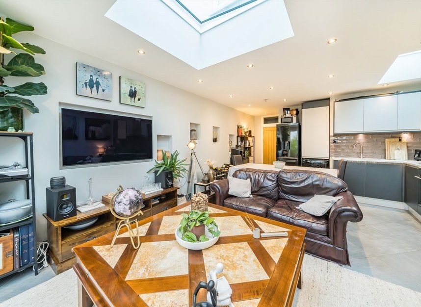 Properties for sale in Knollys Road - SW16 2JX view1