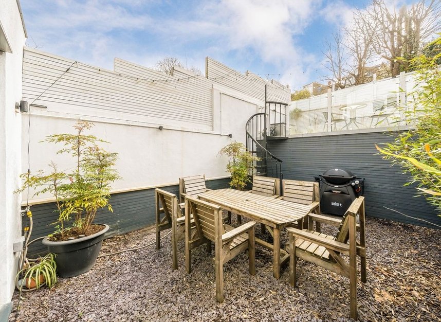 Properties for sale in Knollys Road - SW16 2JX view2