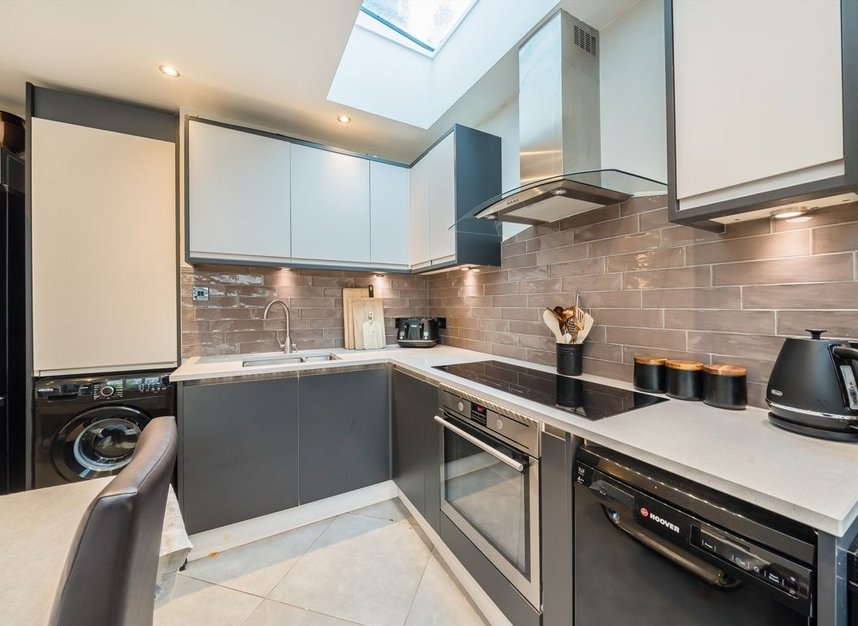 Properties for sale in Knollys Road - SW16 2JX view5