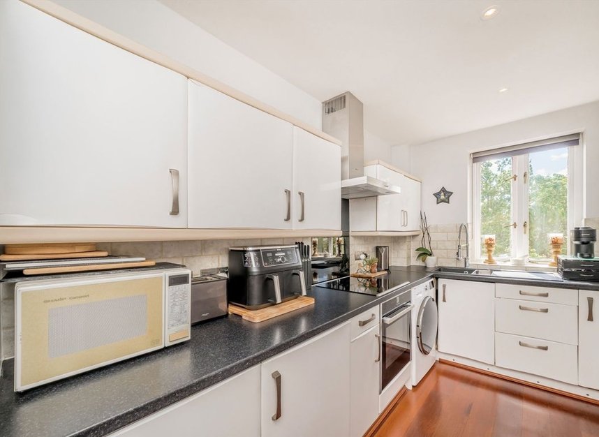 Properties for sale in Lady Booth Road - KT1 2UF view3