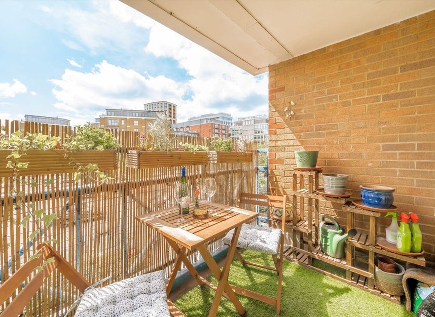 Properties for sale in Lady Booth Road - KT1 2UF view5