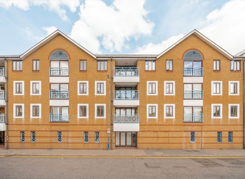 Properties for sale in Lady Booth Road - KT1 2UF view1