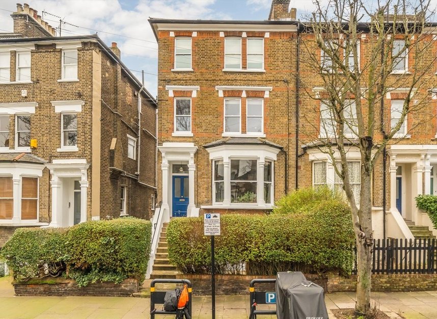 Properties for sale in Lady Margaret Road - N19 5ES view1