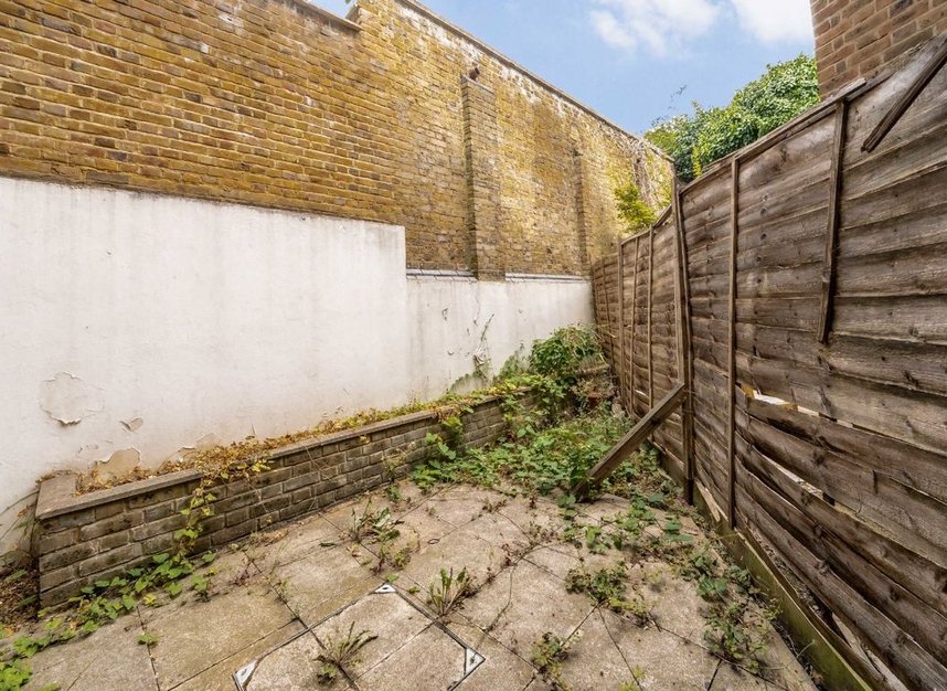 Properties for sale in Lady Margaret Road - N19 5EL view5