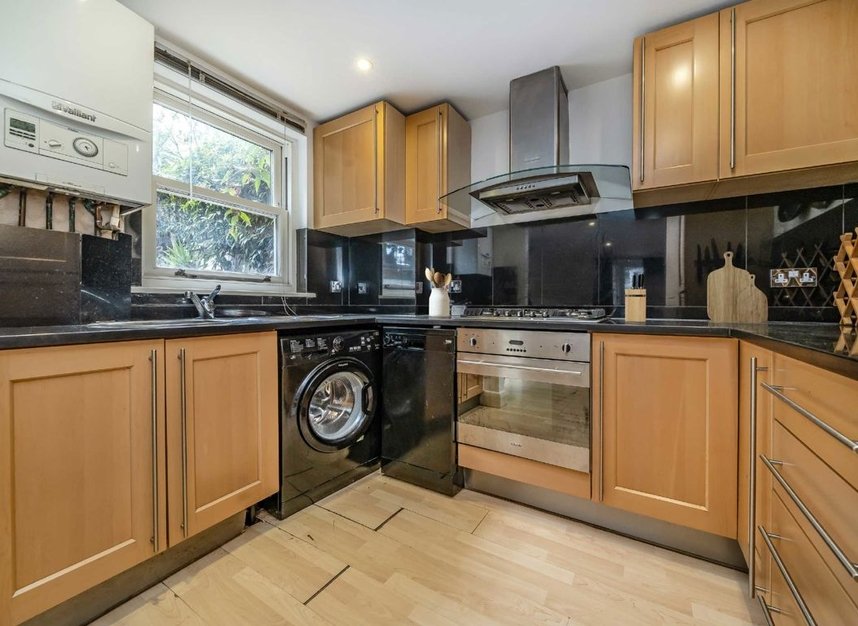 Properties for sale in Lady Margaret Road - N19 5EL view2