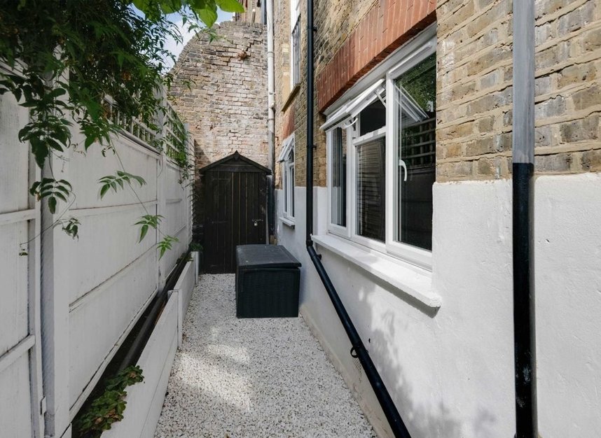 Flat for sale in Lady Margaret Road, London, NW5 (Ref 204100) Dexters