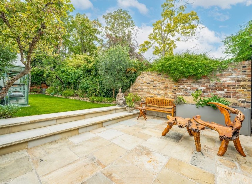 Properties for sale in Lady Somerset Road - NW5 1TU view19