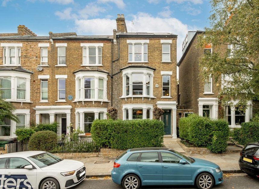 Properties for sale in Lady Somerset Road - NW5 1TU view1