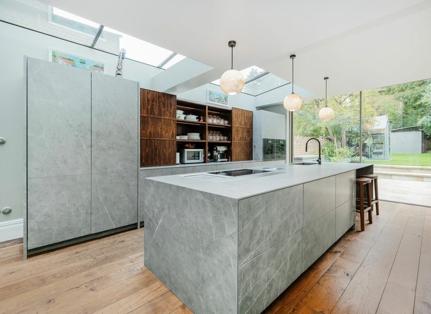 Properties for sale in Lady Somerset Road - NW5 1TU view4