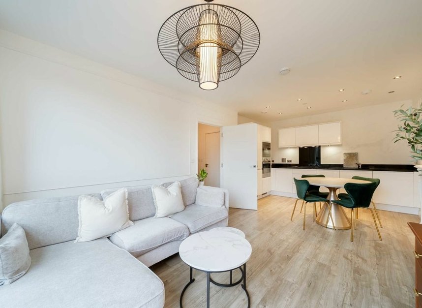 Properties for sale in Lakeside Drive - NW10 7GT view1