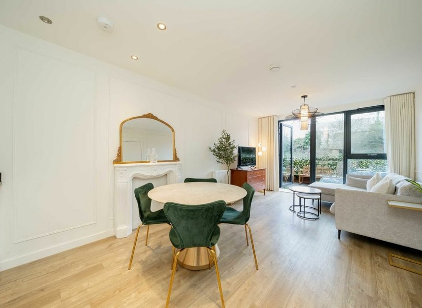 Properties for sale in Lakeside Drive - NW10 7GT view4