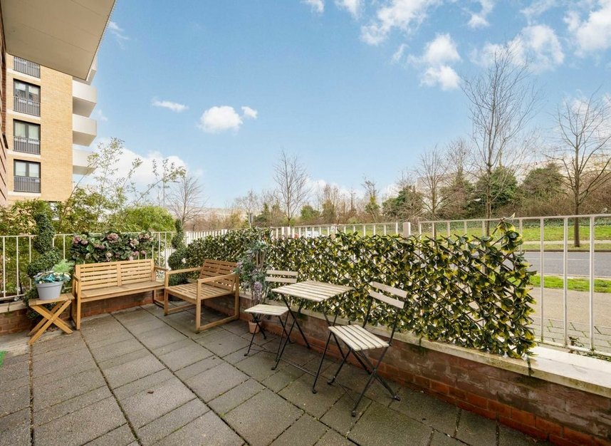 Properties for sale in Lakeside Drive - NW10 7GT view2