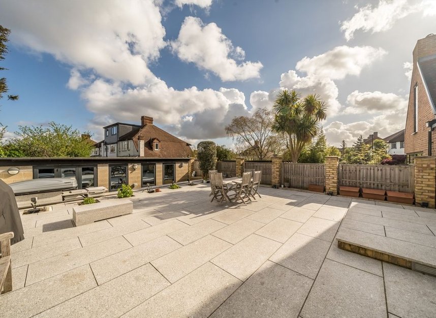 Properties for sale in Lamberhurst Road - SE27 0SD view6