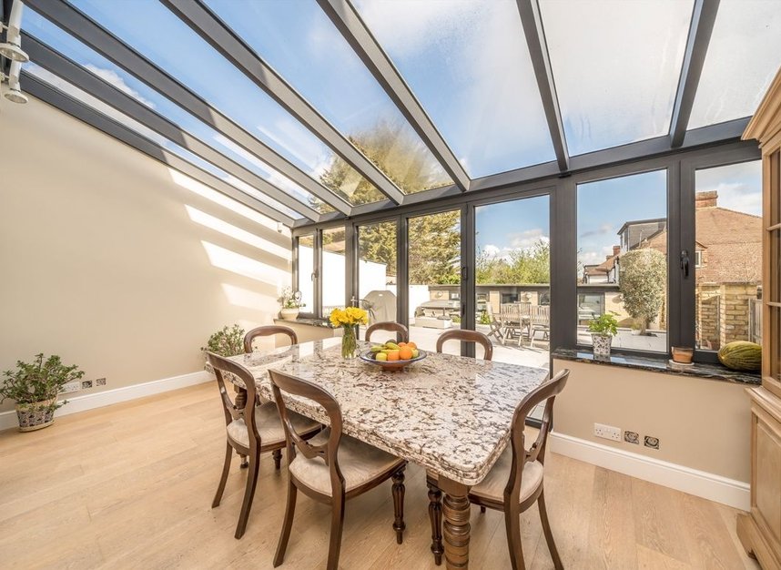 Properties for sale in Lamberhurst Road - SE27 0SD view11