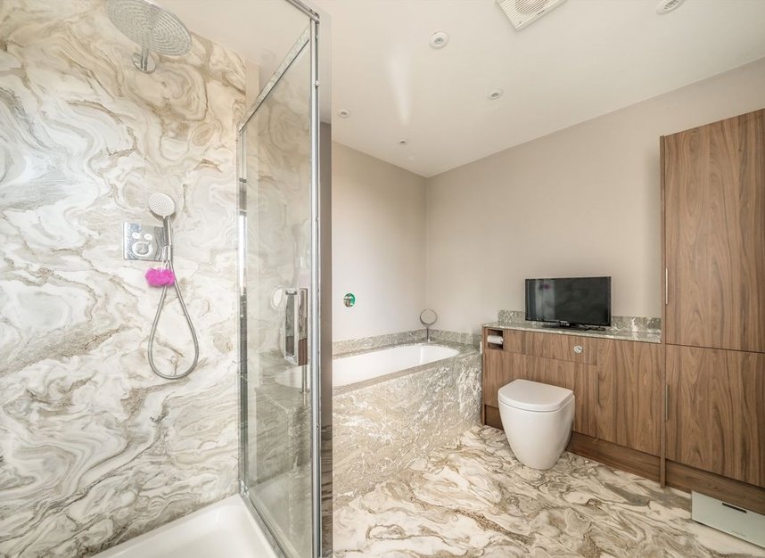 Properties for sale in Lamberhurst Road - SE27 0SD view14