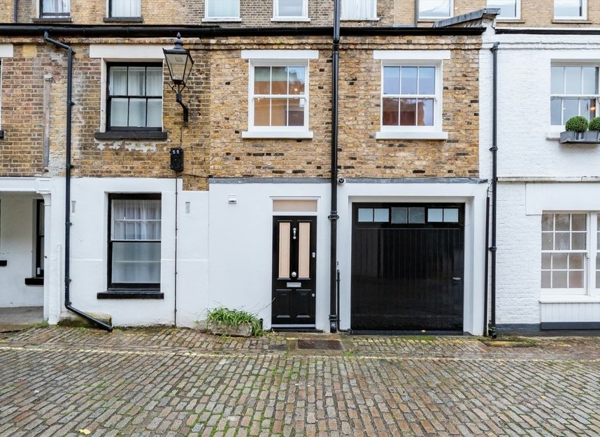 Properties for sale in Lancaster Mews - W2 3QE view1