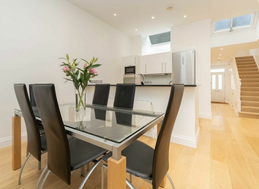 Properties for sale in Lancaster Mews - W2 3QE view5