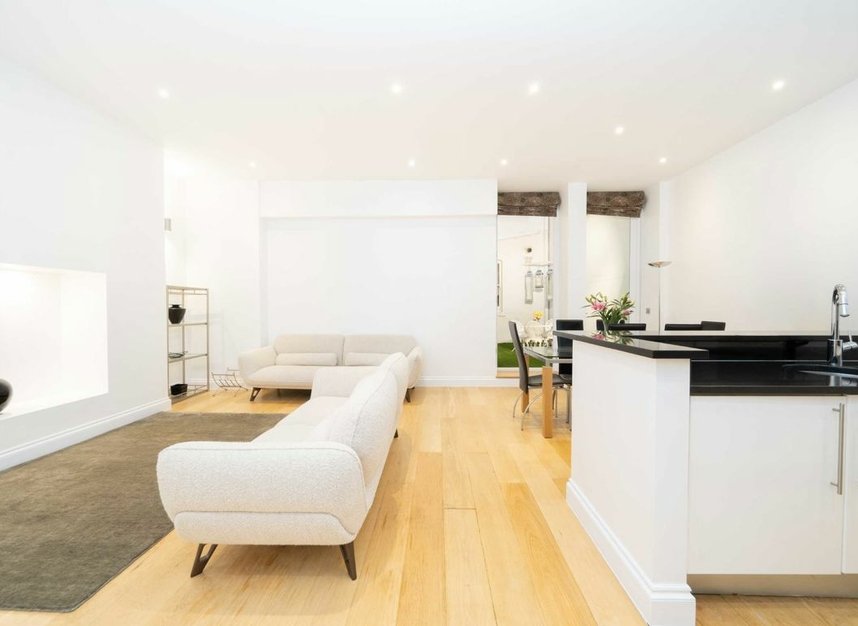 Properties for sale in Lancaster Mews - W2 3QE view2