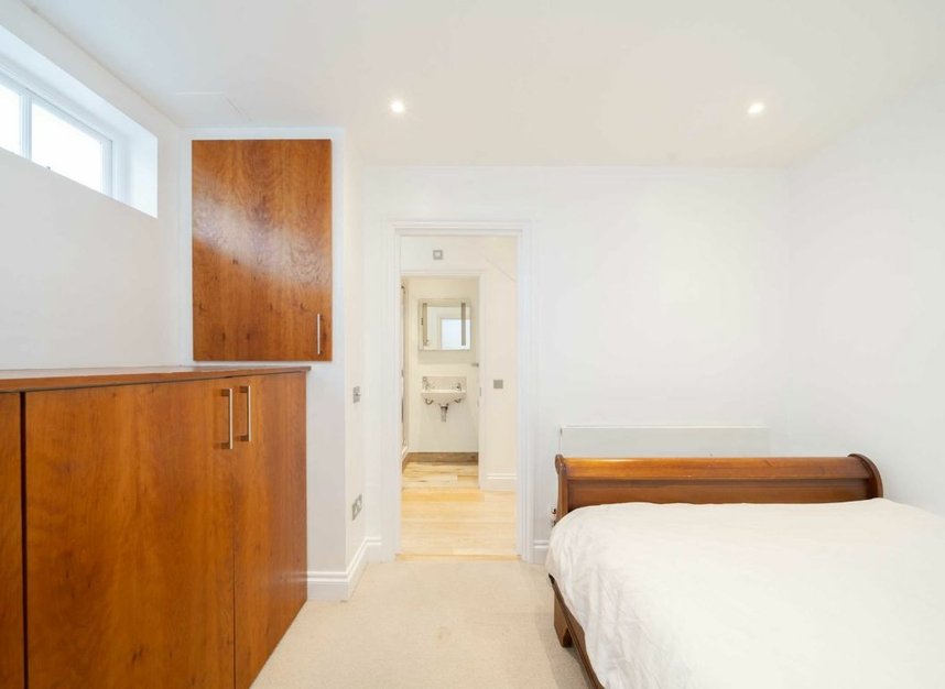 Properties for sale in Lancaster Mews - W2 3QE view8