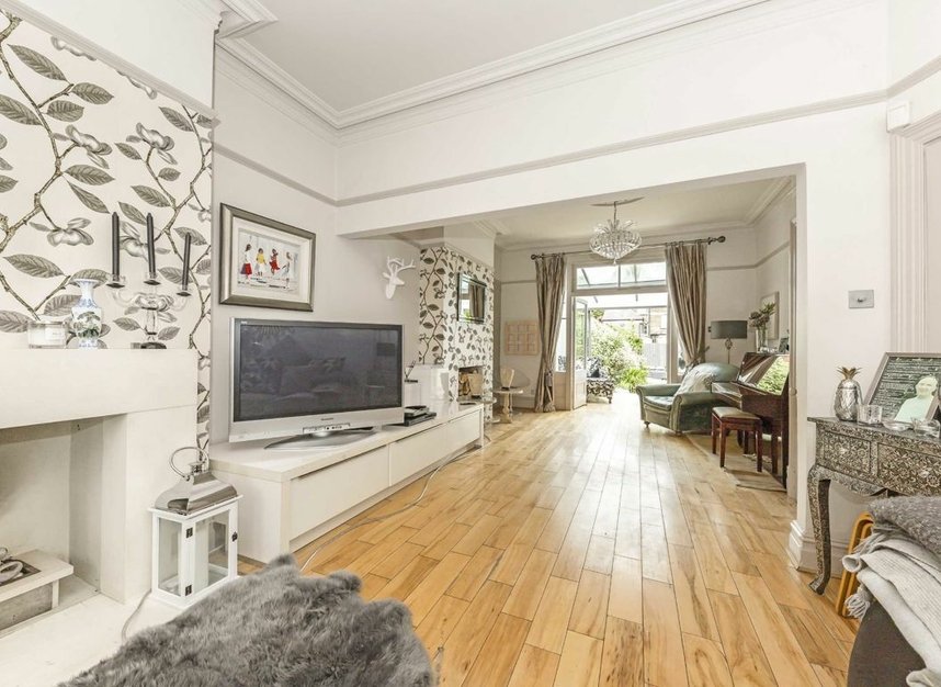 Properties for sale in Lanercost Road - SW2 3DR view2