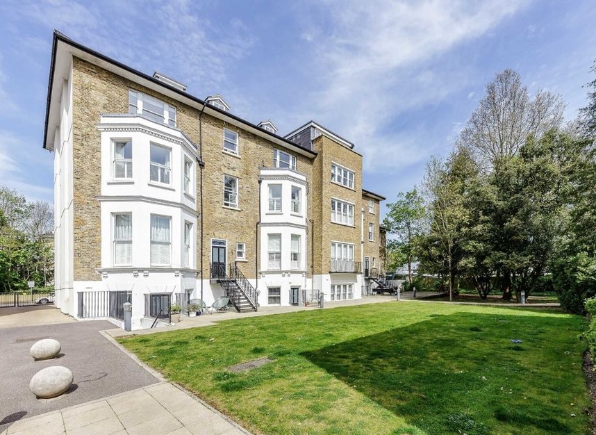 Flat for sale in Langley Road, Surbiton, KT6 (Ref 200825) | Dexters