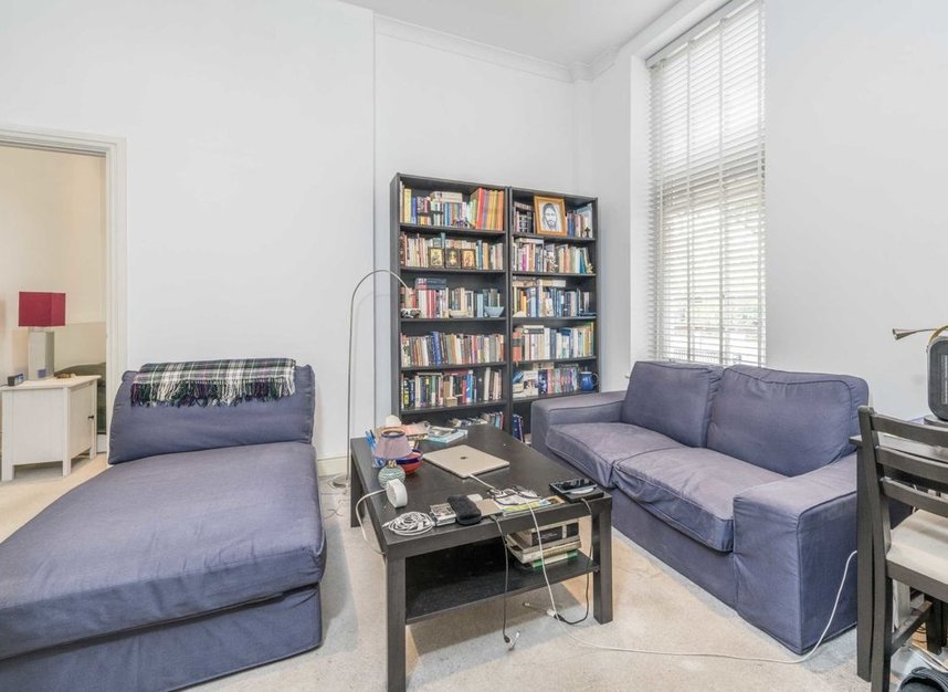 Flat for sale in Langley Road, Surbiton, KT6 (Ref 200825) Dexters