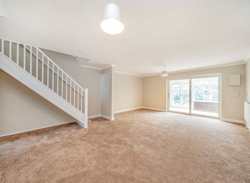 Properties for sale in Layton Road - TW8 0PU view2
