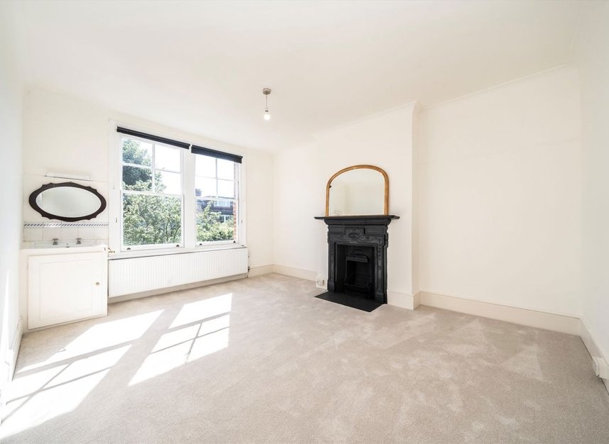 Properties for sale in Leaside Avenue - N10 3BU view12