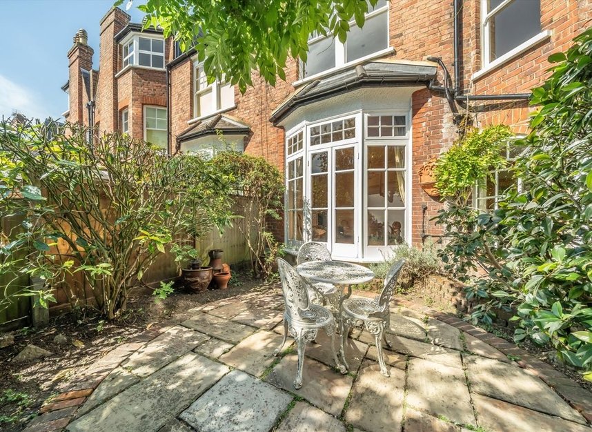 Properties for sale in Leaside Avenue - N10 3BU view16