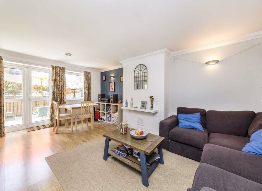 Flat for sale in Leigham Court Road, London, SW16 | Dexters