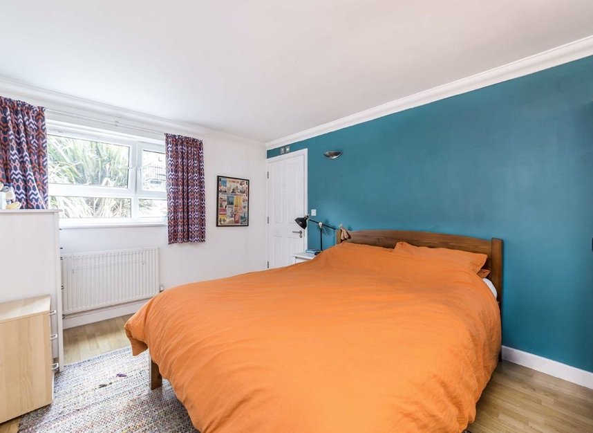 Flat for sale in Leigham Court Road, London, SW16 | Dexters