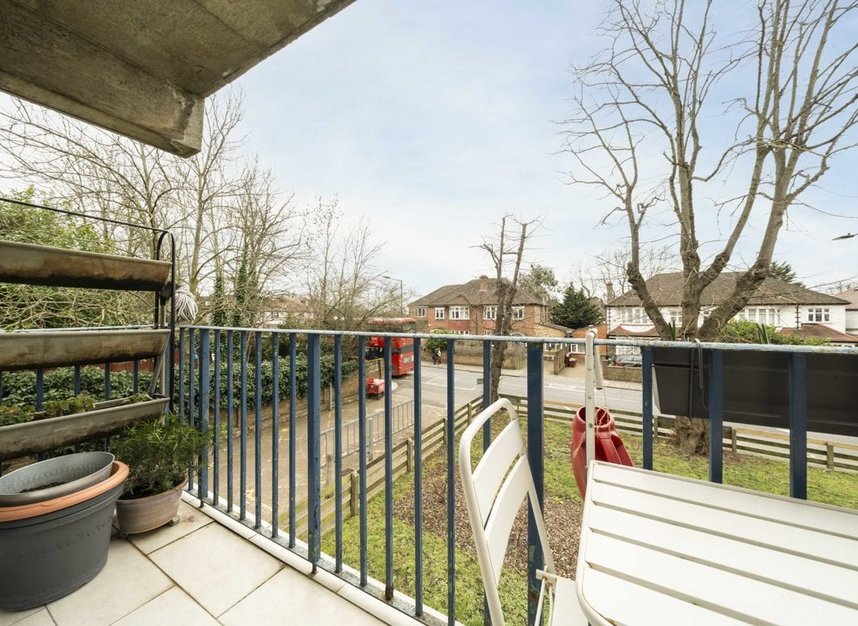 Flat for sale in Leigham Court Road, London, SW16 (Ref 218415) Dexters