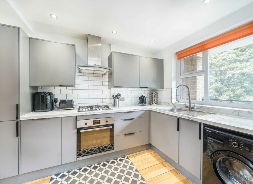Properties for sale in Leigham Court Road - SW16 3RD view3