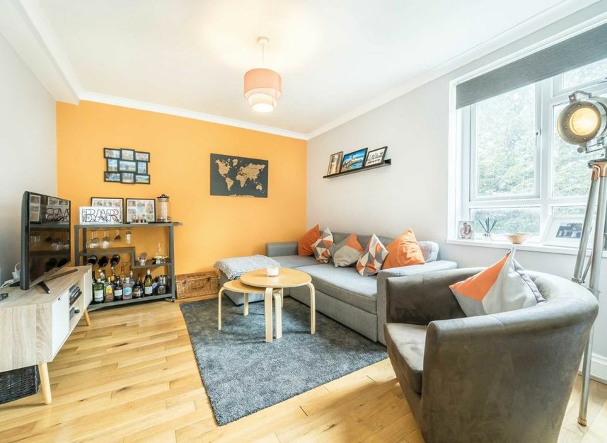 Properties for sale in Leigham Court Road - SW16 3RD view2