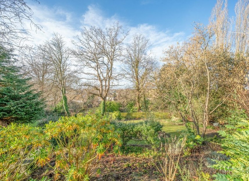 Properties for sale in Leigham Court Road - SW16 2RD view9